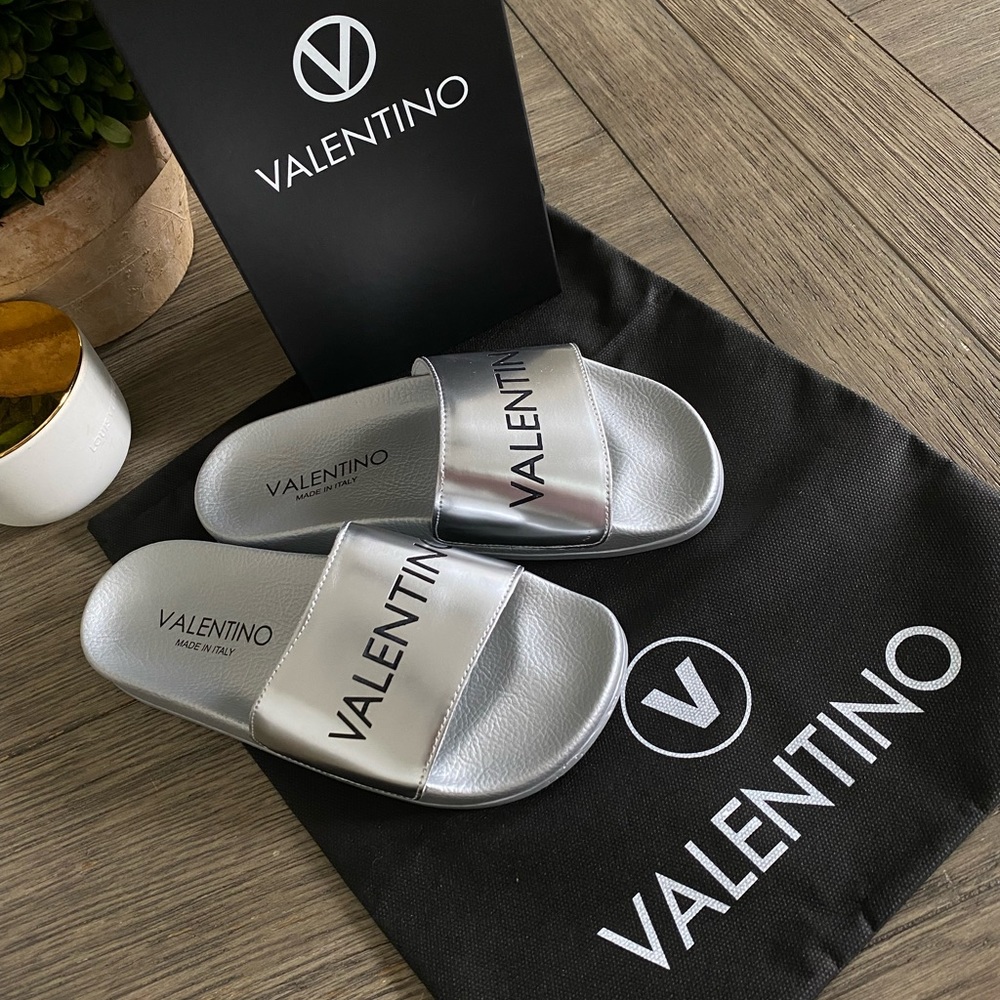 NIB Valentino Matilde Logo Leather Slides